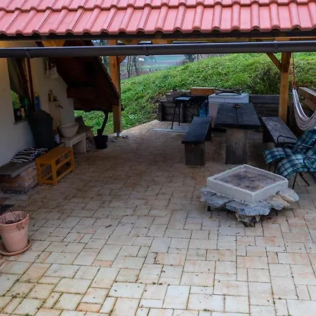 度假居 Koca Na Kucarju / House On A Hill